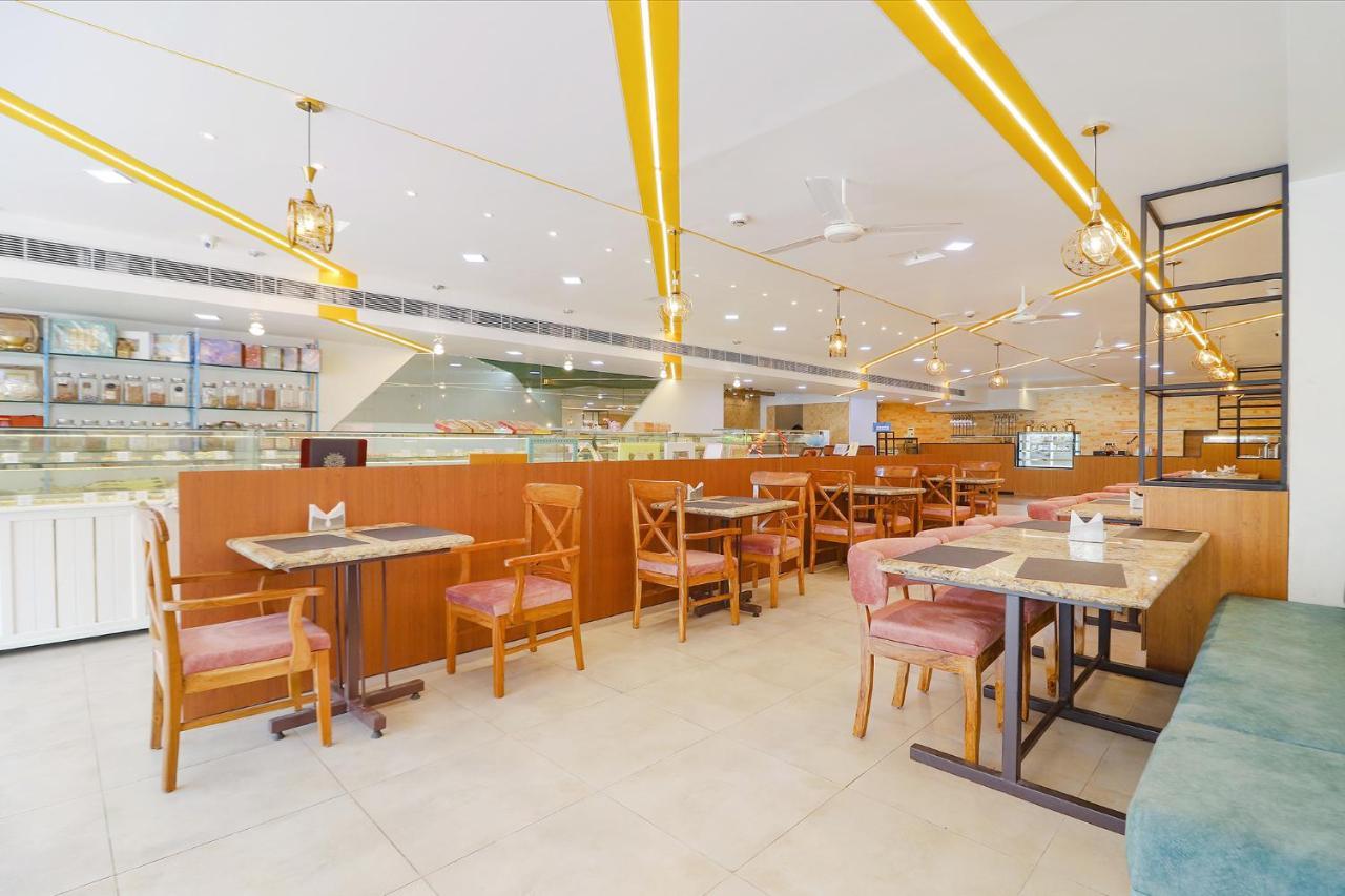 Fabhotel Aamantran & Banquet Halls - Nr Rtc X Roads Metro Station Хидерабад Екстериор снимка