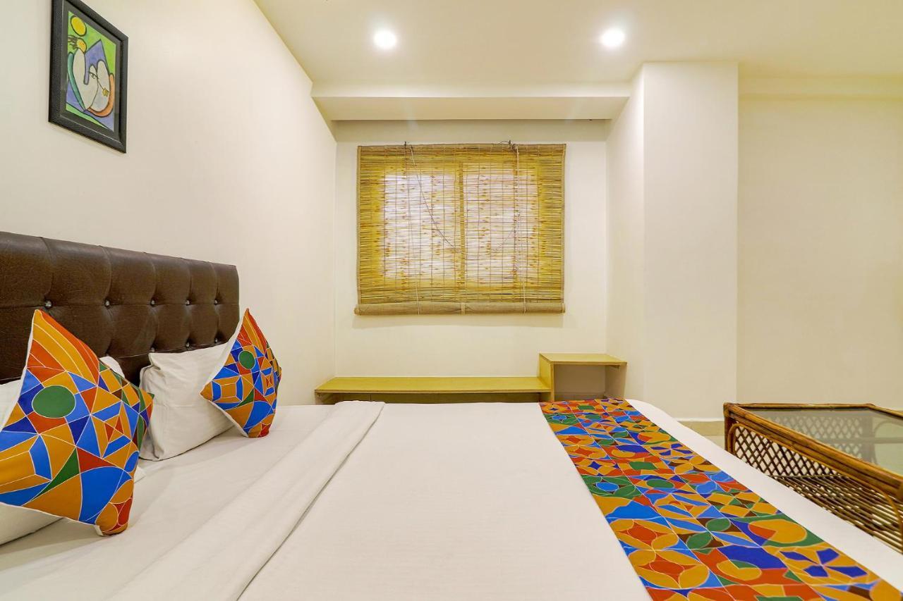 Fabhotel Aamantran & Banquet Halls - Nr Rtc X Roads Metro Station Хидерабад Екстериор снимка