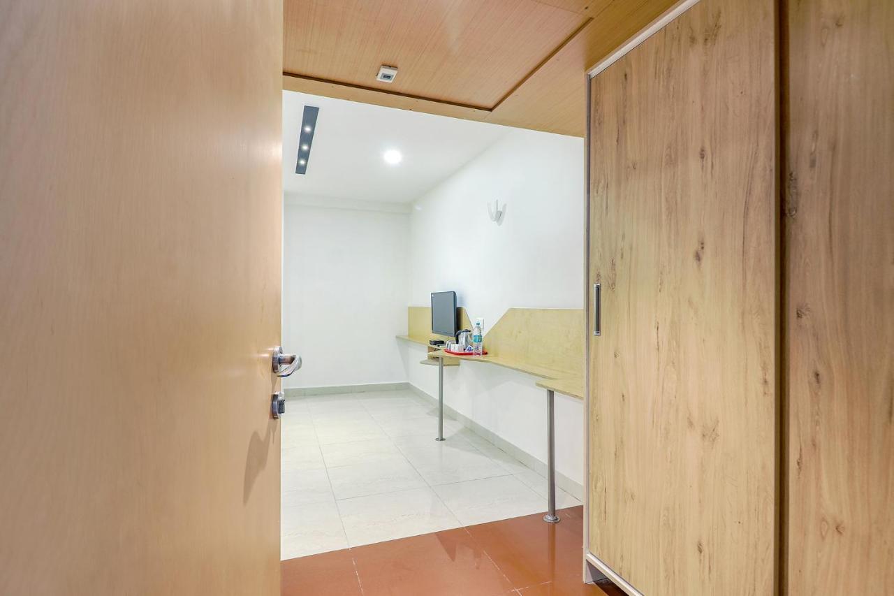 Fabhotel Aamantran & Banquet Halls - Nr Rtc X Roads Metro Station Хидерабад Екстериор снимка